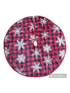 Nwot Large Red And Black Plaid Christmas Tree Skirt White Snowflakes - 45 Inches